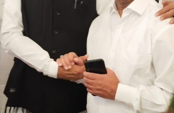 Chief Minister, Thakur Sukhvinder Singh Sukhu with his Rajasthan counterpart Ashok Gehlot in the National plenary session of Congress at Chattisgarh in Raipur today.