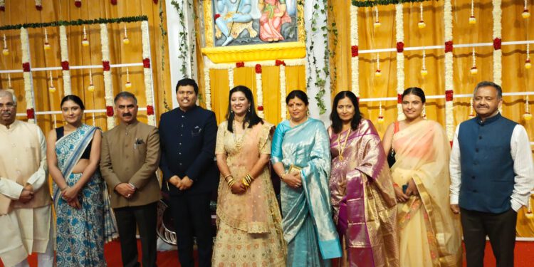 राज्यपाल के बेटे की शादी में गोवा पहुँचे मुख्यमंत्री.