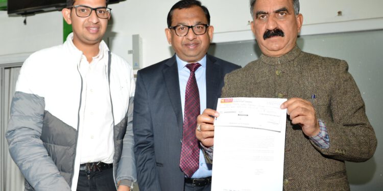 Chairman of Himalayan Group of professional institutions Rajneesh Bansal presented a cheque of Rs 1.51 lakh to Chief Minister