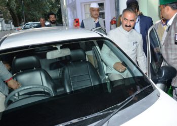 CM came in his Alto Car to attend his first Budget Session at Vidhan Sabha