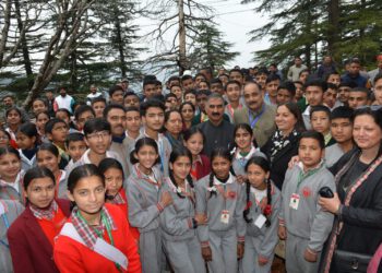 Chief minister Thakur Sukhvinder Singh sukhu meets a group of students from Government senior  secondary school Chotta Shimls
