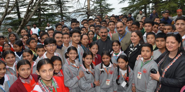 Chief minister Thakur Sukhvinder Singh sukhu meets a group of students from Government senior  secondary school Chotta Shimls
