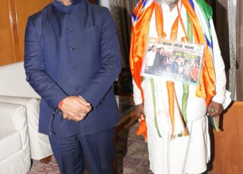 भारत जोड़ो यात्रा के संदेश को प्रसारित करने के अभियान पर निकले उत्तर प्रदेश के निवासी पंडित अनोखे लाल तिवारी ने आज शिमला में मुख्यमंत्री ठाकुर सुखविंदर सिंह सुक्खू से भेंट की।